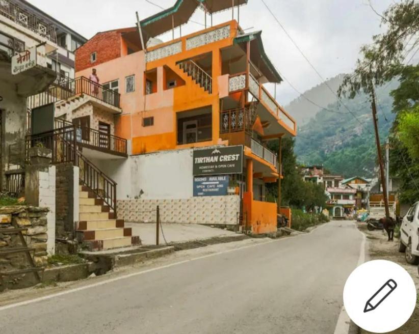 Tirthan Crest Homestay Banjār Eksteriør billede