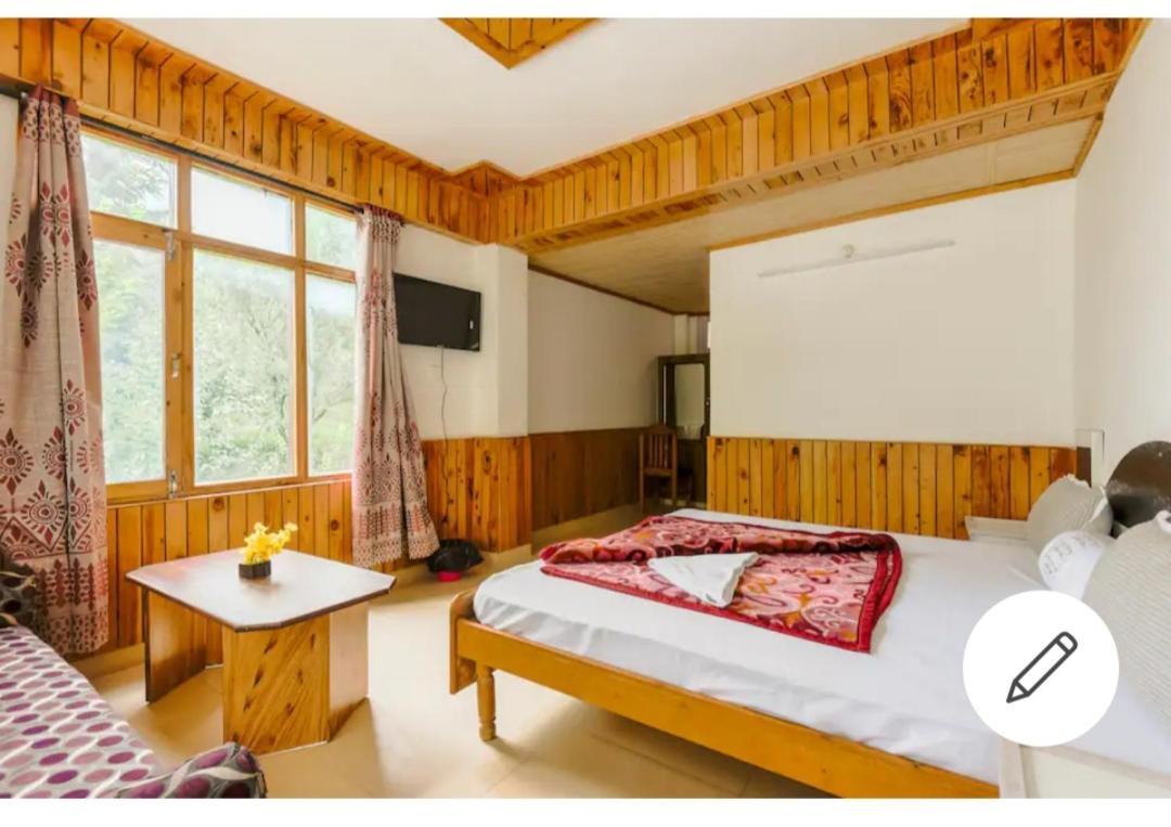 Tirthan Crest Homestay Banjār Eksteriør billede