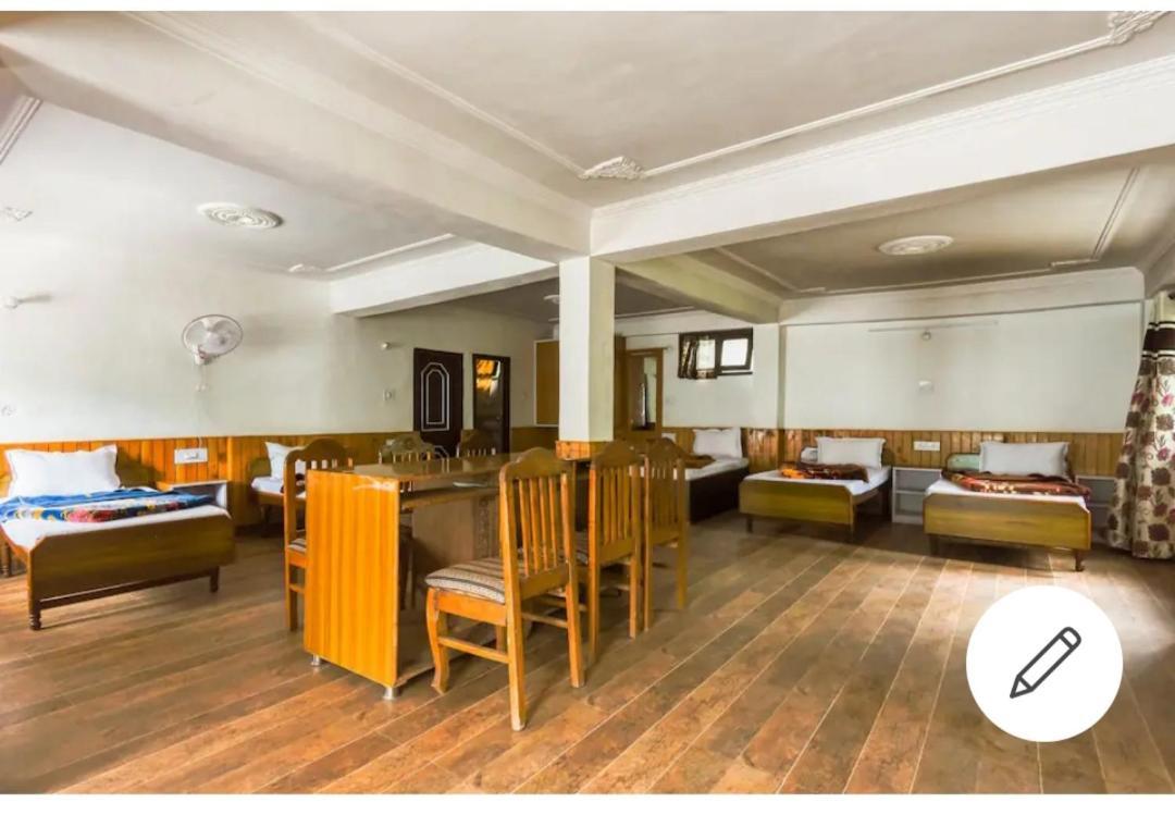 Tirthan Crest Homestay Banjār Eksteriør billede